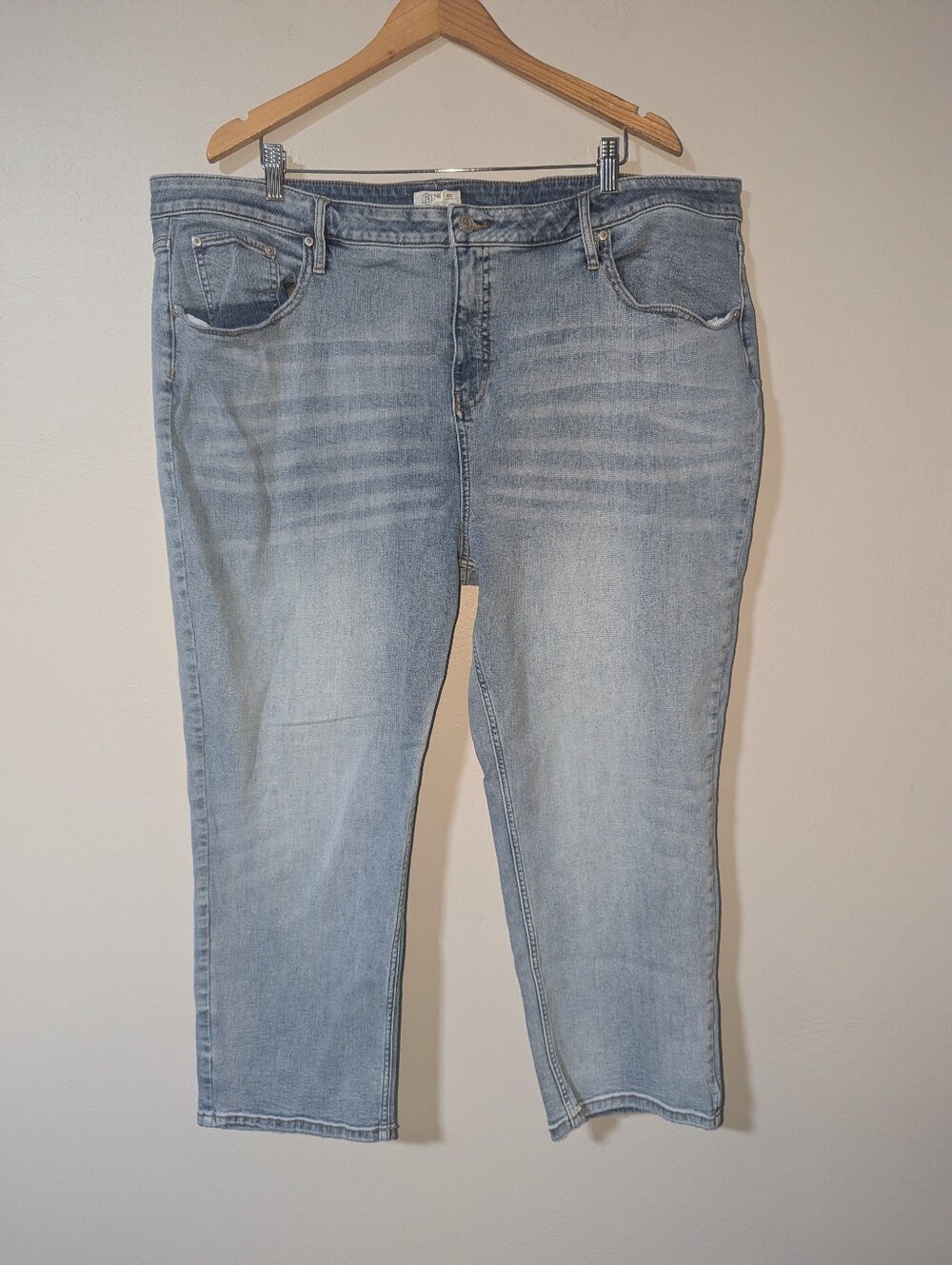 26W Candace Cameron Bure Light Wash Straight Leg Jeans